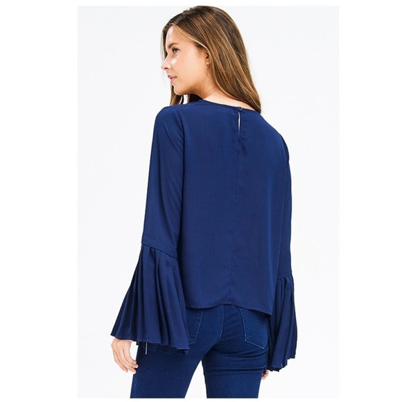 NWT Quality Pleated Butterfly Sleeve Blouse - Picture 5 of 6